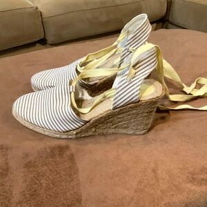 Gap Tan Yellow 8 Wedge Platform Coastal Cottagecore Feminine Normcore Coquette
